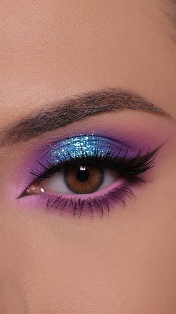 Purple Makeup Looks, Maquillage On Fleek, Vibrant Makeup, Pretty Eye Makeup, Bright Eyeshadow, Purple Eye Makeup, Eye Makeup Pictures, Purple Makeup, Makijaż Smokey Eye