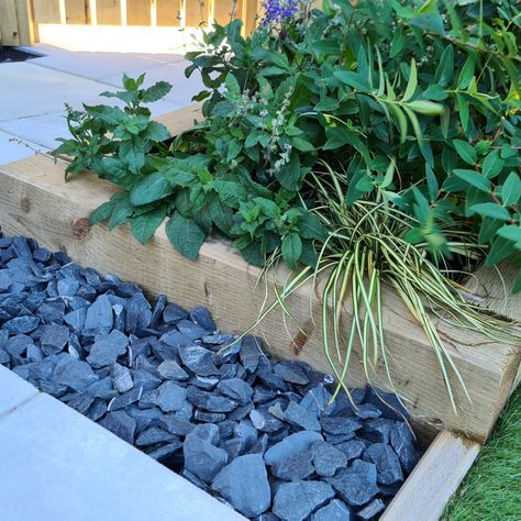 Blue Slate Garden Ideas, Slate In Garden, Plum Slate Garden Ideas, Slate Chippings Garden Ideas, Slate Garden Ideas, Slate Chippings Garden, Blue Slate Chippings, Plum Slate, Tudor House Exterior