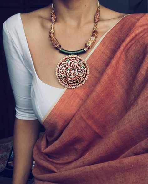 #NusratZahan Madhulika Kapilavayi, Ethnic Saree, Saree Jackets, Saree Blouse Styles, Saree Jewellery, Indian Look, Indian Saree Blouse, Indian Saree Blouses Designs, Saree Trends