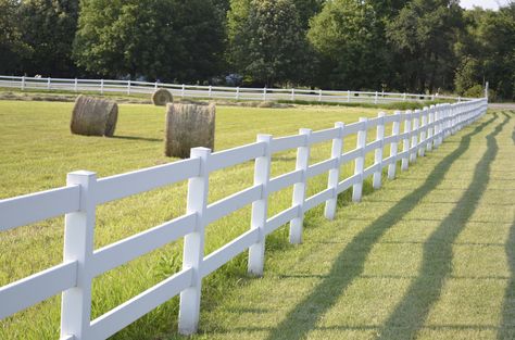 Fence Around House On Farm, White Farm Fence Ideas, Farm Fencing Ideas Country Life, Farm Fence Ideas Country Life, White Farm Fence, Farm Fence Ideas, White Horse Fence, Farm Fence Aesthetic, White Fencing