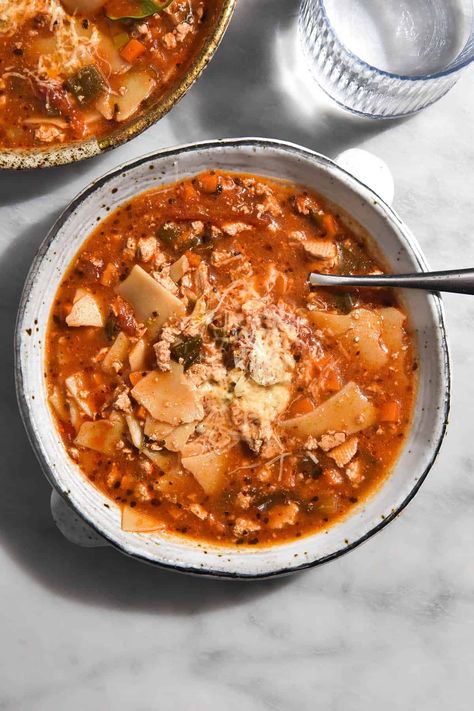 Lasagne Soup Recipe Vegetarian, Lasagna Soup Dairy Free, Lasagne Soup Recipe, Low Fodmap Lasagna Soup, Low Fodmap Cabbage Soup, Low Fodmap Lasagna, Crockpot Lasagne, Low Fodmap Vegetarian, Lasagne Soup