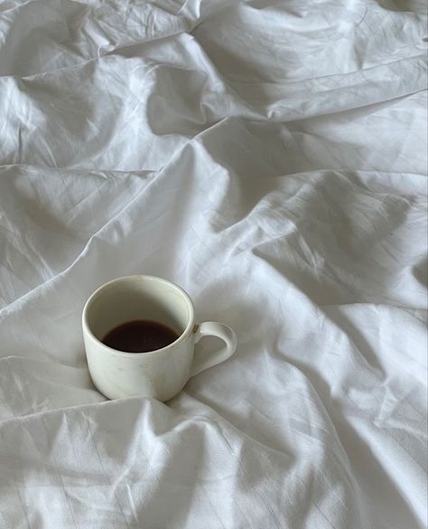 Bed With Coffee, Coffee On Bed Aesthetic, Coffee Bed Aesthetic, Coffee On Bed, Coffee In Bed Aesthetic, Eating In Bed, Minimalist Feed, Tea In Bed, Sacred Room