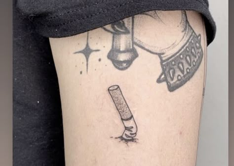 Cigeratte Tattoo Design, Ciggerette Tattoo, Ciggerate Tattoo Ideas, Lighter Tattoo Minimalist, Ashtray Tattoo, Ciggerate Tattoo, Drink Me Tattoo, Lighter Tattoo, Burn Tattoo