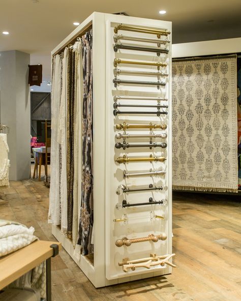 Anthropologie's New Concept Store Is Exactly What You've Been Waiting For Fabric Store Design, Curtain Store, Anthropologie Home, Curtain Shop, Store Layout, Showroom Interior Design, Interior Display, Showroom Design, Furniture Showroom