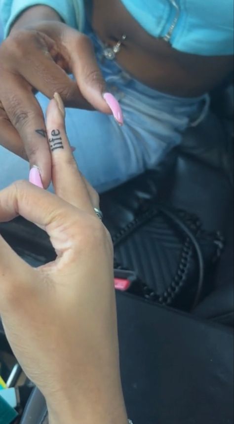 Bsf Finger Tattoos, Sister Tattoos Black Women, Bestie Finger Tattoos, Matching Tattoos Black People, Finger Tattoos For Best Friends, Real Is Rare Tattoo, Matching Hand Tattoos, Small Tattoos Matching, Matching Finger Tattoos