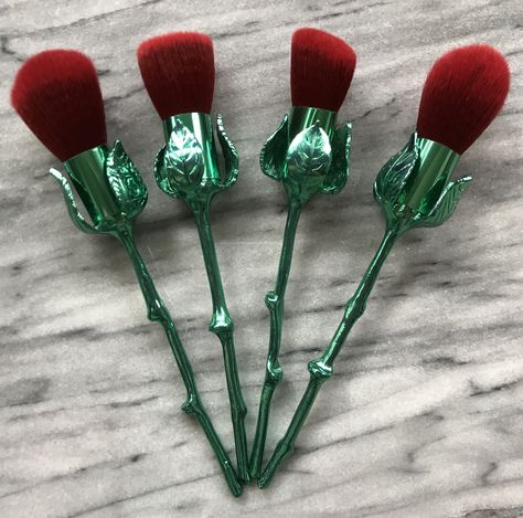 Review of the What's in a Name Rose Brushes by Storybook Cosmetics … Continue reading → Rose Makeup Brushes, Storybook Cosmetics, Rose Makeup, A Name, Makeup Brushes, Beauty Makeup, Perfume Bottles, Google Search, Reading