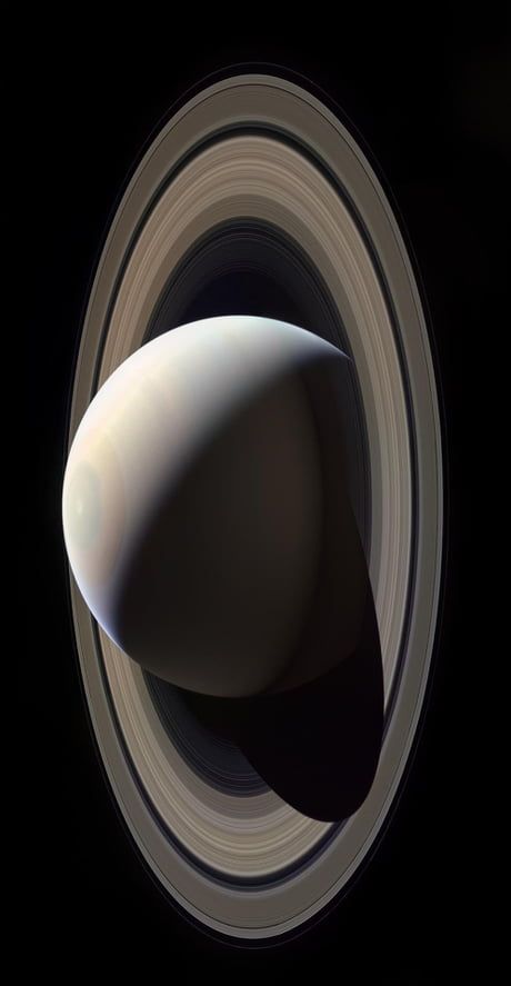 This picture of Saturn captured by NASA’s Cassini spacecraft - 9GAG Cassini Spacecraft, Planets And Moons, Nasa Jpl, Space Photography, Planets Wallpaper, Space Planets, Space Pictures, Galaxy Art, Space Nasa