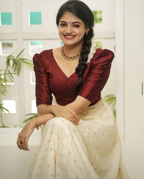 Traditional Pattupavada For Women, Pattupavada Blouse Designs, Kerala Skirt And Top Designs, Kerala Skirt And Top, Onam Skirt And Top Designs, Kerala Style Skirt And Top, Onam Photoshoot Ideas, Onam Dress Ideas, Onam Outfits Ideas