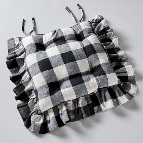 Buffalo Plaid Chair, Buffalo Check Chair, Buffalo Check Kitchen, Gingham Decorations, Farmhouse Style Living Room Decor, Plaid Chair, Dining Room Chair Cushions, Plaid Rug, Buffalo Plaid Decor