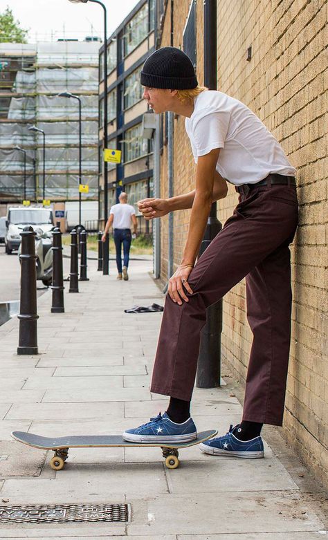 So you like to tuck your shirt into your pants inspiration album - Album on Imgur Skater Outfit Men, Skater Style Men, Skater Boy Outfits, Sup Girl, Skater Outfit, Style Skate, Skateboard Fashion, Skater Outfits, By Any Means Necessary