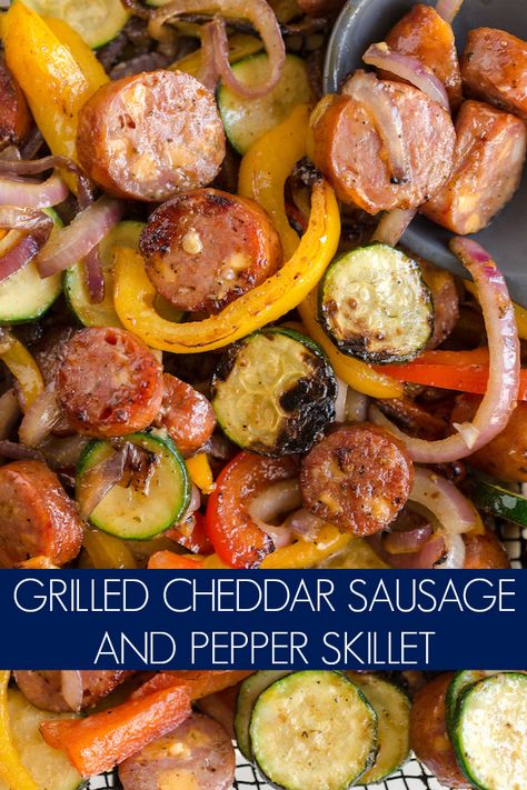 Grilling Sausage, Sausage Meals, Outdoor Griddle Recipes, Pepper Skillet, Griddle Cooking Recipes, Grilled Kabob Recipes, Grilling Recipes Sides, Dinner Delicious, Griddle Recipes