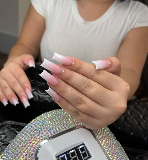 Simple Baddie Nails, Hippie Nails, Pink Ombre Nails, Baddie Nails, Girly Acrylic Nails, Basic Nails, Simple Acrylic Nails, Work Nails, French Acrylic Nails