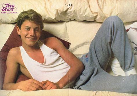 Kirk Cameron in 1985 Kirk Cameron Family, Goonies Mikey, Ricky Schroder, Sean Astin, 80s Actors, Kirk Cameron, Tiger Beat, Growing Pains, Teen Magazine