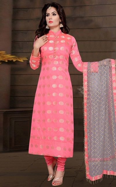 Churidar Dresses Designs Kurti Degines, Chudidhar Poses, Suit Neck Designs Indian, Nataya Dress, Suit Neck Designs, Suit Neck, Silk Kurti Designs, New Kurti Designs, Churidar Designs