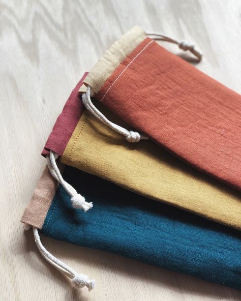 Sewing Pencil Case, Pencil Case Diy, Handmade Pencil Case, Pencil Case Sewing, Fall Linen, Diy Pencil Case, Linen Bags, Diy Bags Purses, Make Up Brushes