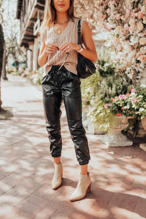 Faux Leather Jogger Outfit, Black Faux Leather Joggers Outfit, Outfits With Faux Leather Joggers, How To Wear Faux Leather Joggers, Leather Joggers Outfit Spring, Black Leather Joggers, Outfits With Leather Joggers, Leather Pants With Leather Jacket, What To Wear With Faux Leather Joggers