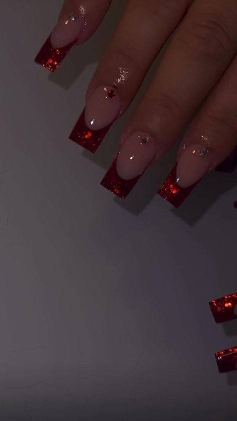 Red Sparkly Nails, Black Prom Nails, Cute Red Nails, Short Red Nails, Prom Nails Red, Hoco Nails, Quinceanera Nails, Nail Art Stencils, Dark Red Nails