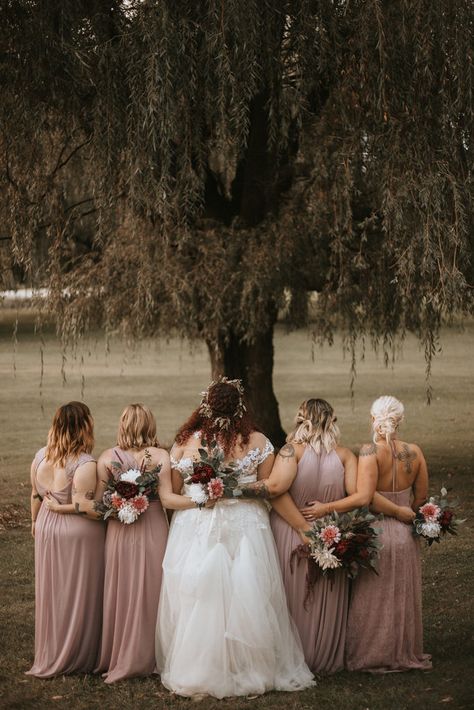 Plus Size Wedding Party, Plus Size Bridal Party, Wedding Portraits Plus Size, Wedding Photo Ideas For Plus Size Bride, Plus Size Bridesmaids, Wedding Photos For Plus Size Brides, Plus Size Wedding Photo Ideas, Wedding Picture Ideas Plus Size, Wedding Plus Size