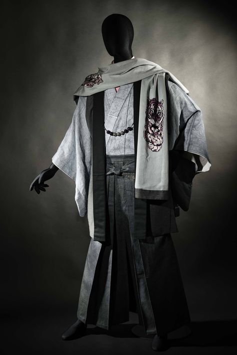 Japanese Traditional Clothing Men, Traditional Japanese Clothing Male, Asian Style Clothes, Japanese Mens Fashion, Kimono Traditional, Japanese Traditional Clothing, Male Kimono, Japan Outfit, Adventure Outfit