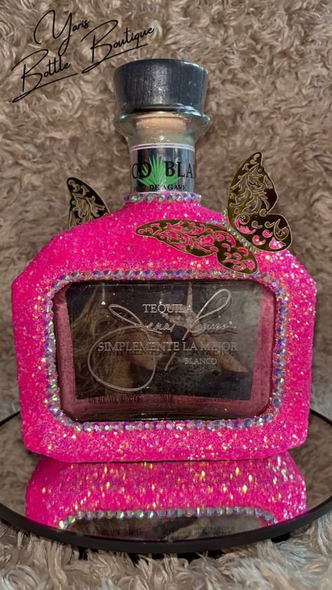 Jenni Rivera Tequila, Alcohol Bottle Decorations, Bedazzled Liquor Bottles, Bedazzled Bottle, Alcohol Bottle Crafts, Decorated Liquor Bottles, Diy Glasses, Bling Bottles, Liquor Bottle Crafts