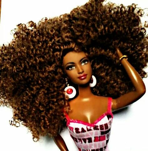 Curly barbie Curly Barbie, Curly Hair Styles, Wonder Woman, Dolls, Hair, Quick Saves, Art