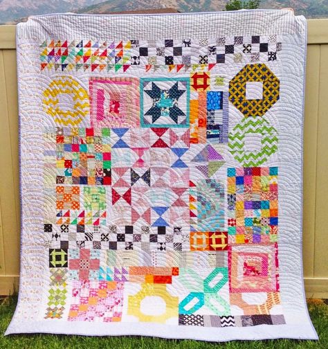 Modern Quilting Tutorials, Block Quilt Ideas, Green Fabrics, Quilted Items, Quilting Board, Block Quilts, Amish Quilts, Block Quilt, Sampler Quilts