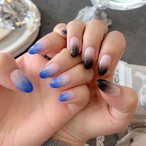 Clear To Blue Ombre Nails, Nail Blue Ombre, Blue Umbra Nails, Royal Blue Ombré Nails, Ombre Navy Blue Nails, Ombre Royal Blue Nails, Almond Ombre Nails Designs, Ombre Dark Blue Nails, Navy Ombre Nails Dark Blue