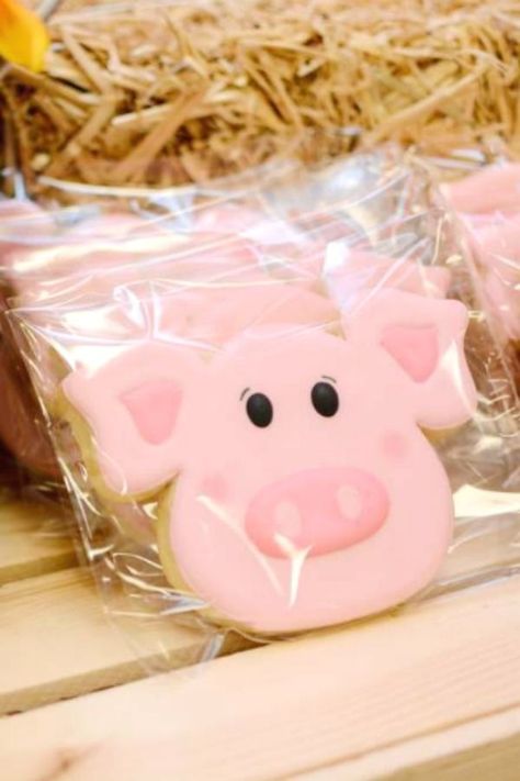 Piggy Birthday Party, Farm Birthday Party Ideas, Pig Birthday Theme, Pig Baby Shower, Pig Birthday Cakes, Pig Cookies, Farm Themed Birthday Party, Pig Birthday Party, Barnyard Party