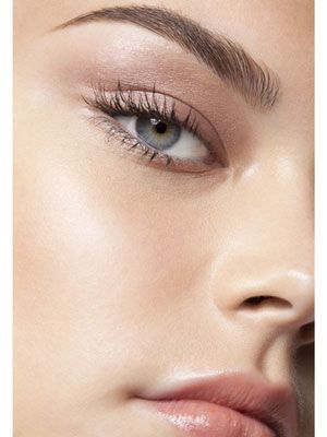 Get the Perfect Brow Shape! Zendaya Eyebrows, Permanente Make-up, Best Eyebrow Makeup, How To Do Eyebrows, Plucking Eyebrows, Perfect Brow, Filling In Eyebrows, How To Grow Eyebrows, Eyebrows On Fleek