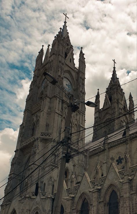 Quito Ecuador Aesthetic, Ecuador Aesthetic, Travel America, Quito Ecuador, Summer Bucket Lists, Quito, Art Poses, Latin America, America Travel