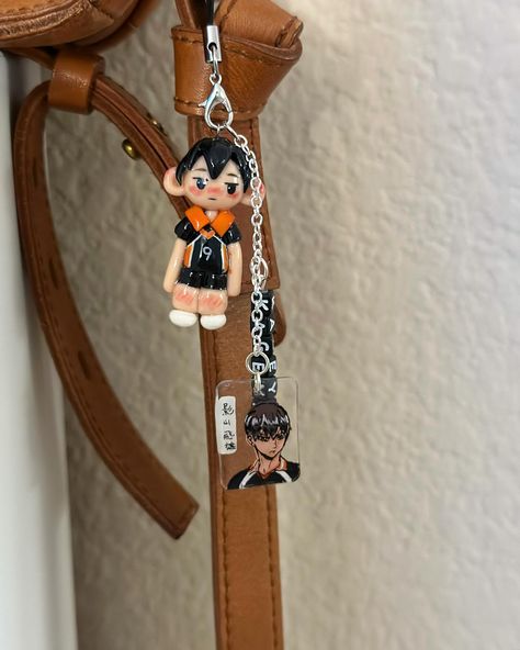 Been into making keychains and also been very into Haikyuu~ Any suggestions on what I should make next?👀 #haikyuu #haikyuufanart #anime #keychains #keychain #handmade #charm #handmadecharms #handmadekeychain #polymerclay #clayart #clay Book Binding Design, Anime Keychains, Making Keychains, Anime Crafts Diy, Precious Metal Clay Jewelry, Art Toys Design, Handmade Keychain, Keychain Handmade, Metal Clay Jewelry