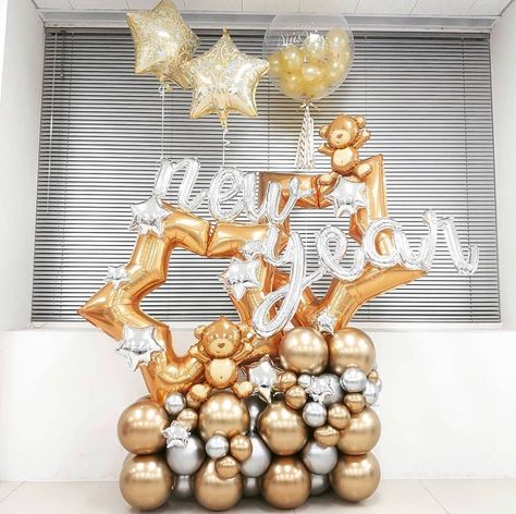 New Year Balloon Bouquet, New Year Balloon Decoration, New Year Decor Ideas, Floor Bouquet, Happy New Year Balloons, Balloon Decor Ideas, Diy New Years Party, New Year Eve Party, New Vibes