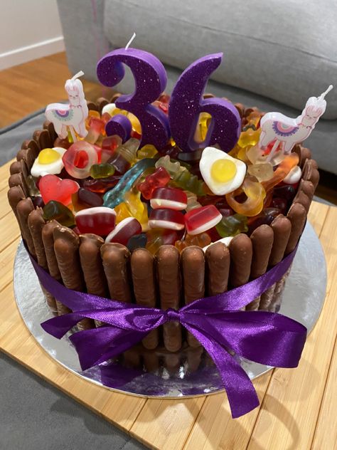 Haribo Birthday Cake, Cake Toppings, Mens Birthday Gifts, 21st Birthday, Gifts For Men, No Bake Cake, Birthday Candles, Birthday Cake, Birthday Gifts