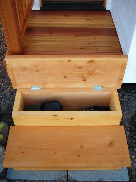 I had to re-share these genius tiny house storage steps with you created by the good people over at The Small House Catalog. It's designed if you live in a tiny home on wheels so you would usually ... Tiny House Steps, Tiny House Design Small Cottages, Storage Steps, House Steps, Tiny House Storage, House Staircase, Staircase Storage, Small Cottages, Unusual Homes