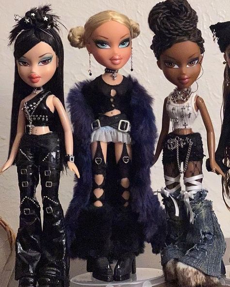 Punk Bratz Doll, Bratz Goth Aesthetic, Doll Making Aesthetic, Bratz Boyz Outfit, Bratz Dolls Jade Outfit, Bratz Fits, Goth Bratz, Bratz Aesthetic Outfit, Black Bratz