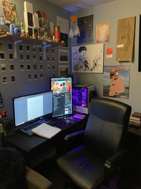 Desk Coming Out From Wall, Studio Apartment Gaming Setup, Indie Gaming Setup, Poster Setup Ideas, L Desk Setup, Digital Art Setup, Diy Bedroom Wall Art, Diy Bedroom Wall, Bedroom Wall Art Ideas