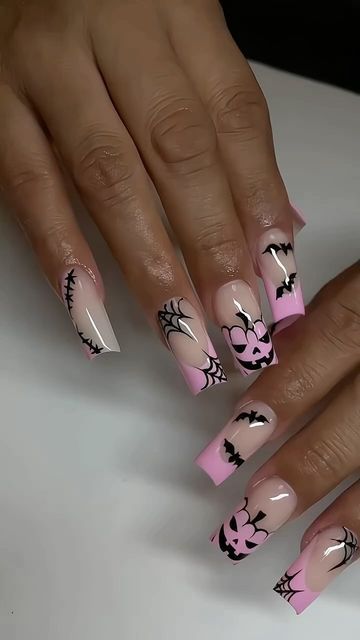 Birthday Nails Febuary, Nails Acrylic Halloween Ideas Short, Medium Length Nails Halloween, October Nails Halloween Acrylic, Halloween Nails Acrylic Short Square, Pink Black Halloween Nails, Halloween Biab Nails, Short Acrylic Halloween Nails, Halloween Nail Inspo Short