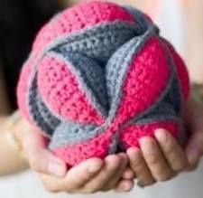 Ball Crochet Pattern Free, Puzzle Ball Pattern, Ball Crochet Pattern, Amish Puzzle Ball, Ball Crochet, Scrap Yarn Crochet, Crochet Toys Free Patterns, Ball Pattern, Crochet Ball