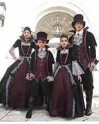 vampires family costumes for halloween Brother Sister Halloween Costumes, Vampire Costume Ideas, Matching Family Halloween Costumes, Sister Halloween Costumes, Halloween Costumes For Family, Vampire Halloween Costume, Vampire Costumes, Vampire Clothes, Vampire Halloween