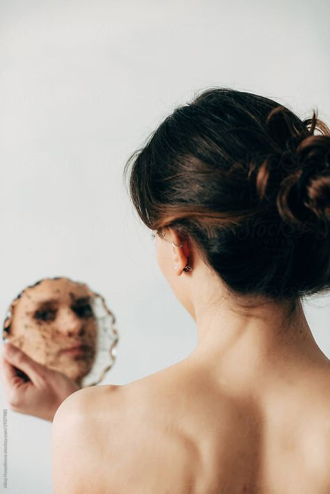 Woman From Behind Photography, Looking At Mirror Aesthetic, Woman Looking In The Mirror Drawing, Round Light Photoshoot, Holding Mirror Pose, Woman Mirror Photography, Holding Mirror Reference, Person Looking In Mirror Reference, Woman Holding Mirror