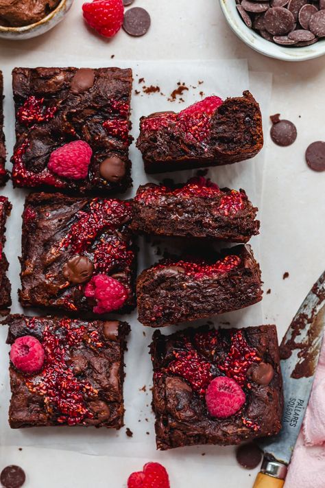 Chocolate Raspberry Fudge Brownies (Vegan Gluten-Free) Raspberry Brownies Recipe, Chocolate Raspberry Fudge, Vegan Chocolate Raspberry, Raspberry Fudge, Sugar Free Fudge, Chocolate Raspberry Brownies, Brownie Vegan, Coconut Brownies, Plant Based Recipe