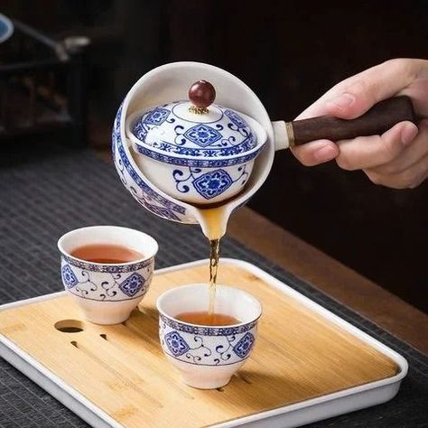 Books And Tea, Old Pottery, Unique Tea, Tea Maker, Ceramic Teapot, Free Tea, Teapots And Cups, Tee Set, Chinese Tea