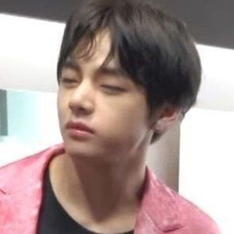 Sleepy Meme, Bts Sleeping, Sleepy Mood, Sleep Meme, Sleep Funny, Bts Reactions, Bts Memes Hilarious, Taehyung Funny, Happy Pills