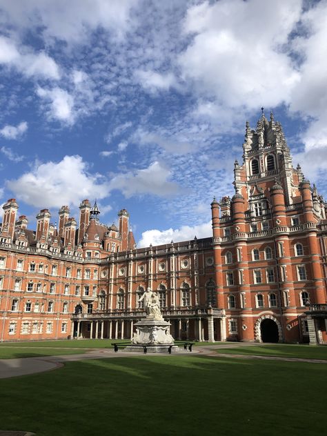 Foreign University Aesthetic, Usa University Aesthetic, Royal Holloway University Aesthetic, School University Building, University Vision Board, Harvard University Aesthetic, Fancy University, Boarding Schools In England, England University