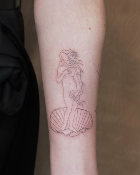 The Birth of Venus 🪷 . . . . . #fineline #tattooideas #newyorktattoo #newyorktattooartist #nyctattooartist #nyctattoo #tattooartist #tattooed #tattooist #tattooshop #tattooflash #nyctattooer #flashtattoo #flashsale #flashart #tattooflashart #tattooedgirls #tattoosale #finelineartist #finelinetattoo #finelinetattoonyc #chelseanyc #floral #tshirt #collab #minimalismtattoo #3rl #fashion #ootd Venus Statue Tattoo, Birth Of Venus Tattoo, Venus Statue, Venus Tattoo, Chelsea Nyc, New York Tattoo, Nyc Tattoo, Floral Tshirt, Statue Tattoo