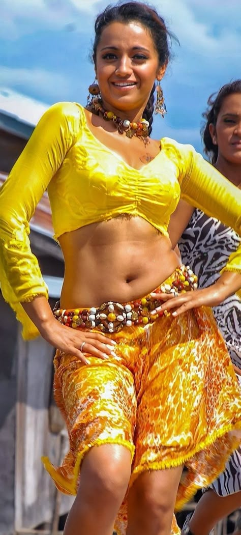 Trisha Actress, Trisha Krishnan, Indian Photoshoot, Indian Actress Hot Pics, Beautiful Smile Women, Bollywood Actress, On Twitter, Yellow, Twitter