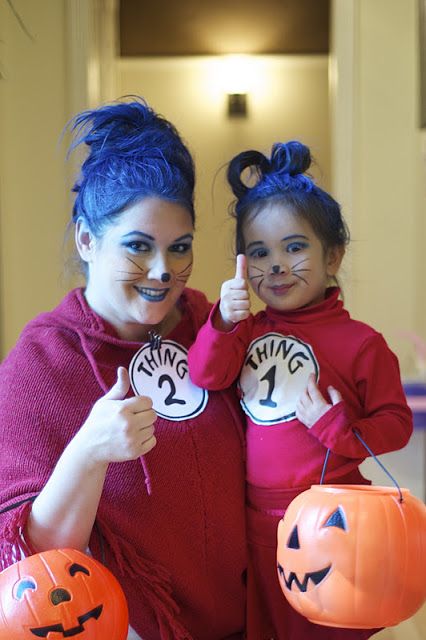 Our family Halloween costume, Dr. Seuss. Thing 1 and Thing 2. Full story:http://miabellavida.blogspot.com/2011/11/happy-halloween-by-dr-seuss.html Thing One Makeup Dr Seuss, Dr Seuss Face Paint, Thing 1 Makeup, Family Halloween Costume, Thing 1 And Thing 2, Thing One, Dress Up Day, School Dress, Dr Suess