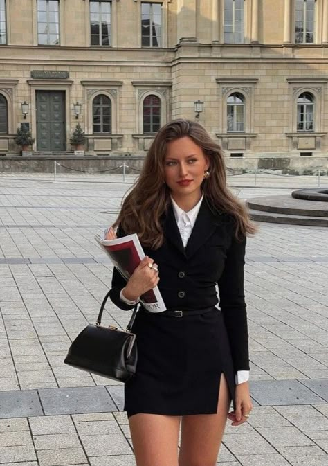 Livia Auer, Fashion Week Outfit, Corporate Outfits, Estilo Preppy, Paris Outfits, Looks Street Style, 가을 패션, Looks Style, Elegant Outfit