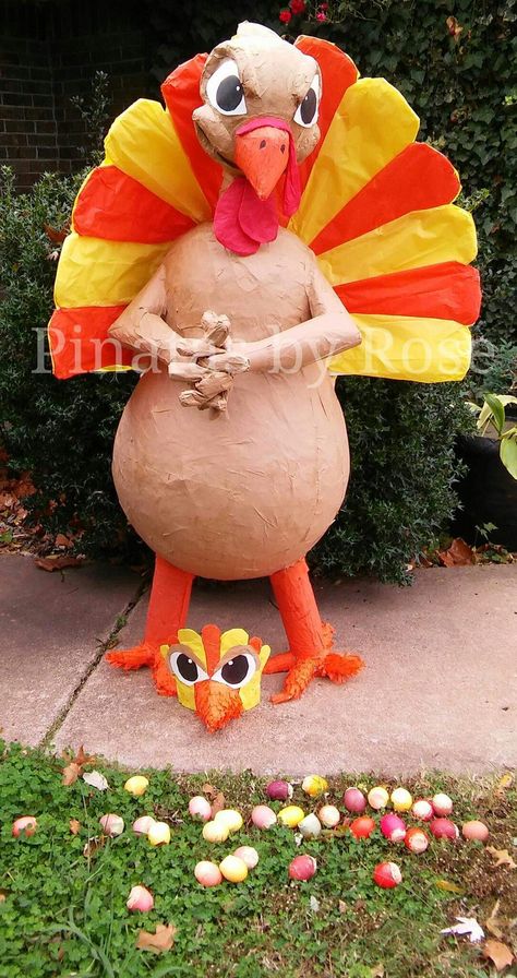 Turkey Pinata, Paper Mache Turkey, Christmas Lollipops, Christmas Turkey, Speed Art, Arte Popular, Paper Mache, Lollipop, Garden Sculpture