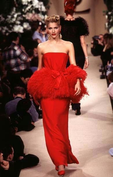 Yves Saint Laurent - Haute Couture - Runway Collection - WomenSpring / Summer 1996 Ysl Runway, Ysl Dress, Yves Saint Laurent Dress, Ysl Fashion, Fashion 1950, Yves Saint Laurent Paris, Yves Saint Laurent Couture, Ysl Saint Laurent, Red Gown